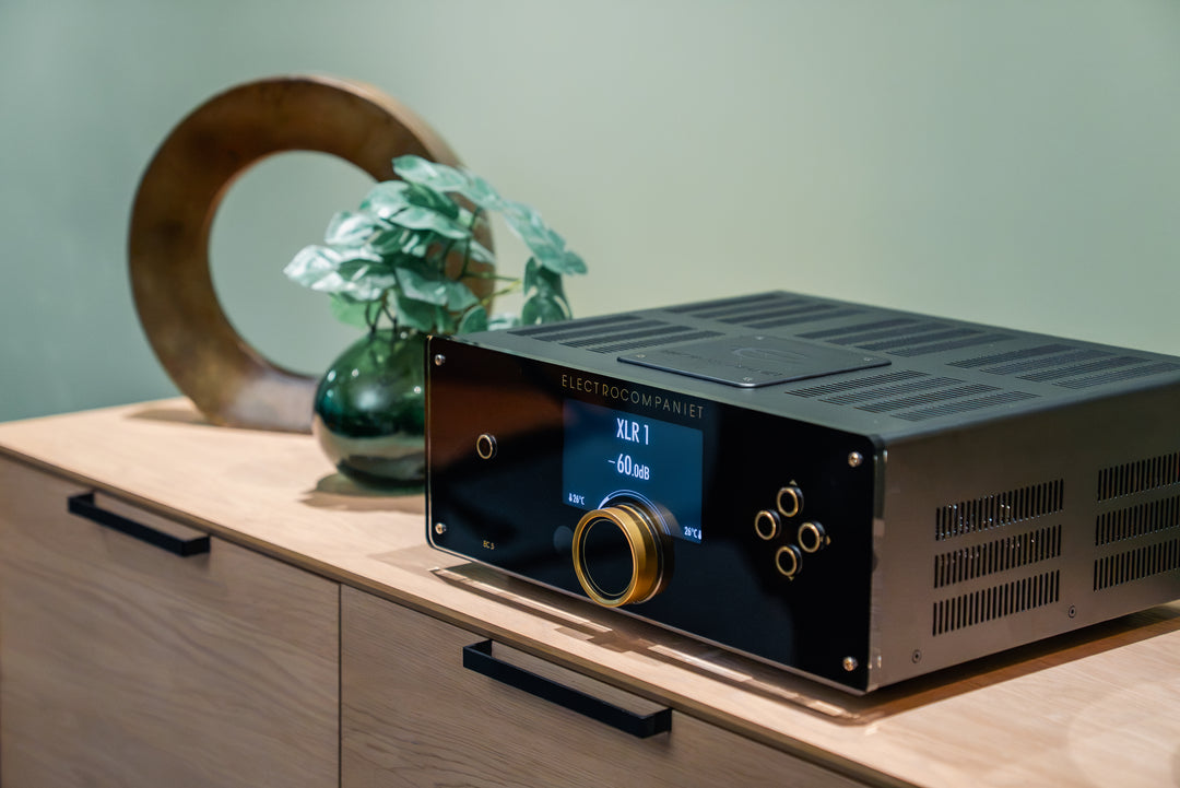 EC 5 Stereo Reference Preamplifier